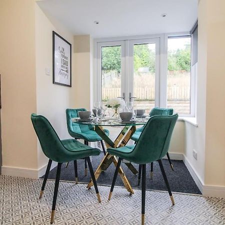 Modern 3 Bed, Contractors Welcome, Bradford Bradford  Ngoại thất bức ảnh