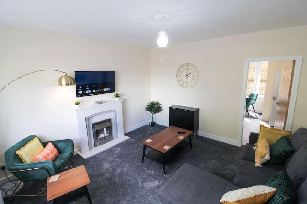 Modern 3 Bed, Contractors Welcome, Bradford Bradford  Ngoại thất bức ảnh