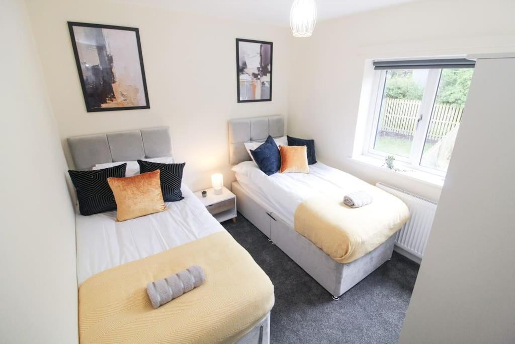 Modern 3 Bed, Contractors Welcome, Bradford Bradford  Ngoại thất bức ảnh