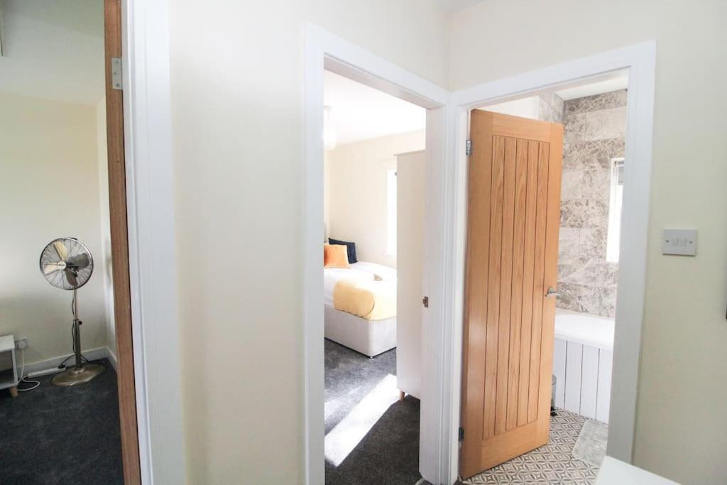 Modern 3 Bed, Contractors Welcome, Bradford Bradford  Ngoại thất bức ảnh