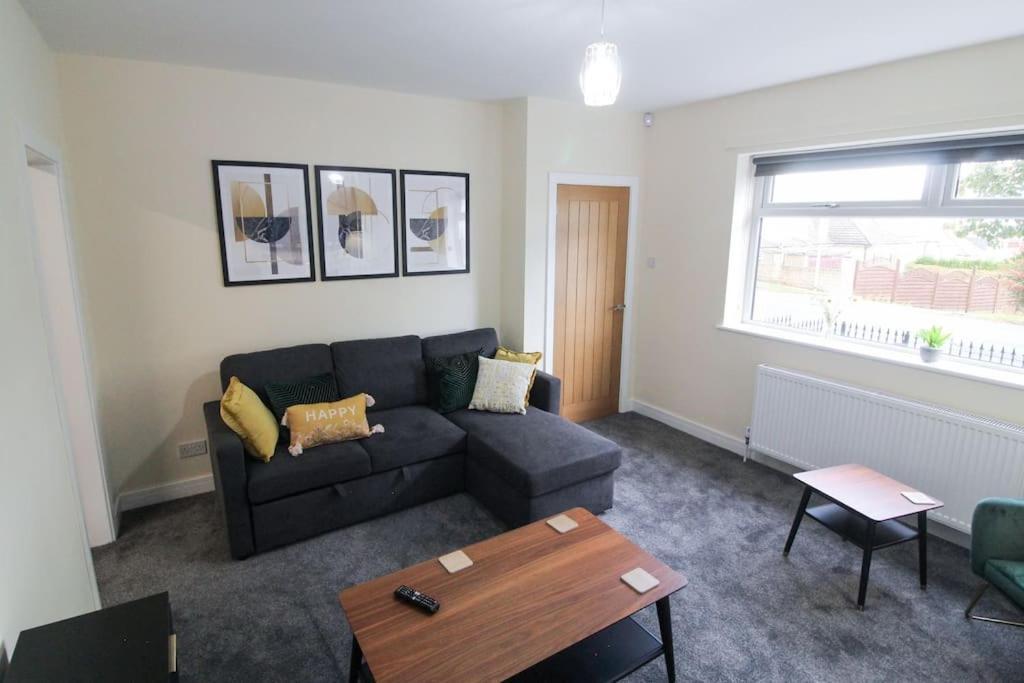 Modern 3 Bed, Contractors Welcome, Bradford Bradford  Ngoại thất bức ảnh