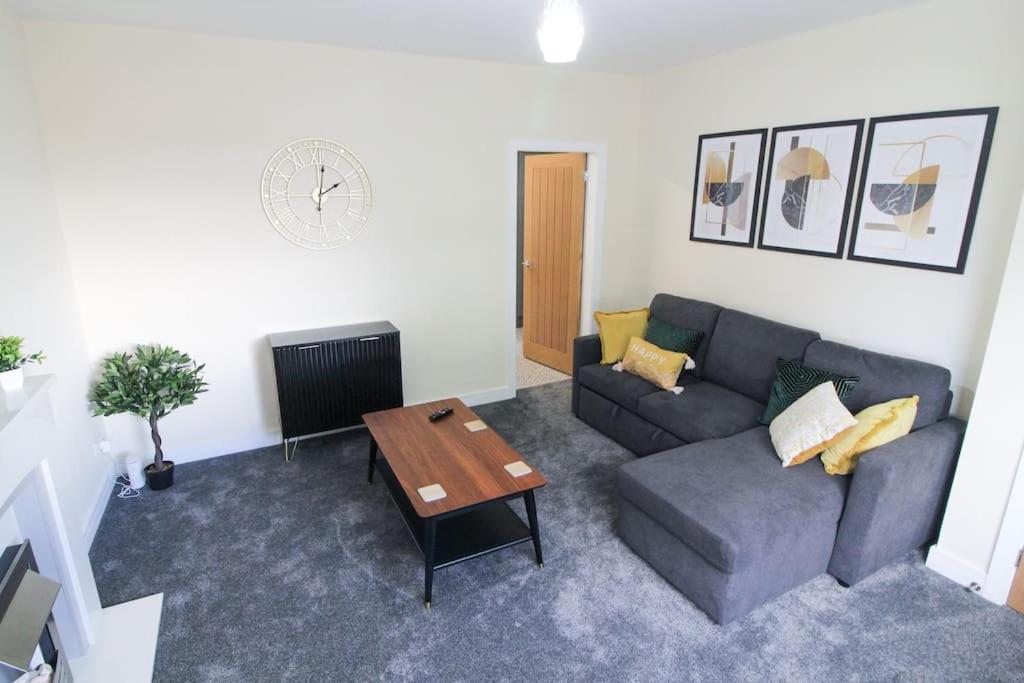 Modern 3 Bed, Contractors Welcome, Bradford Bradford  Ngoại thất bức ảnh