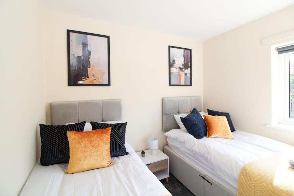 Modern 3 Bed, Contractors Welcome, Bradford Bradford  Ngoại thất bức ảnh